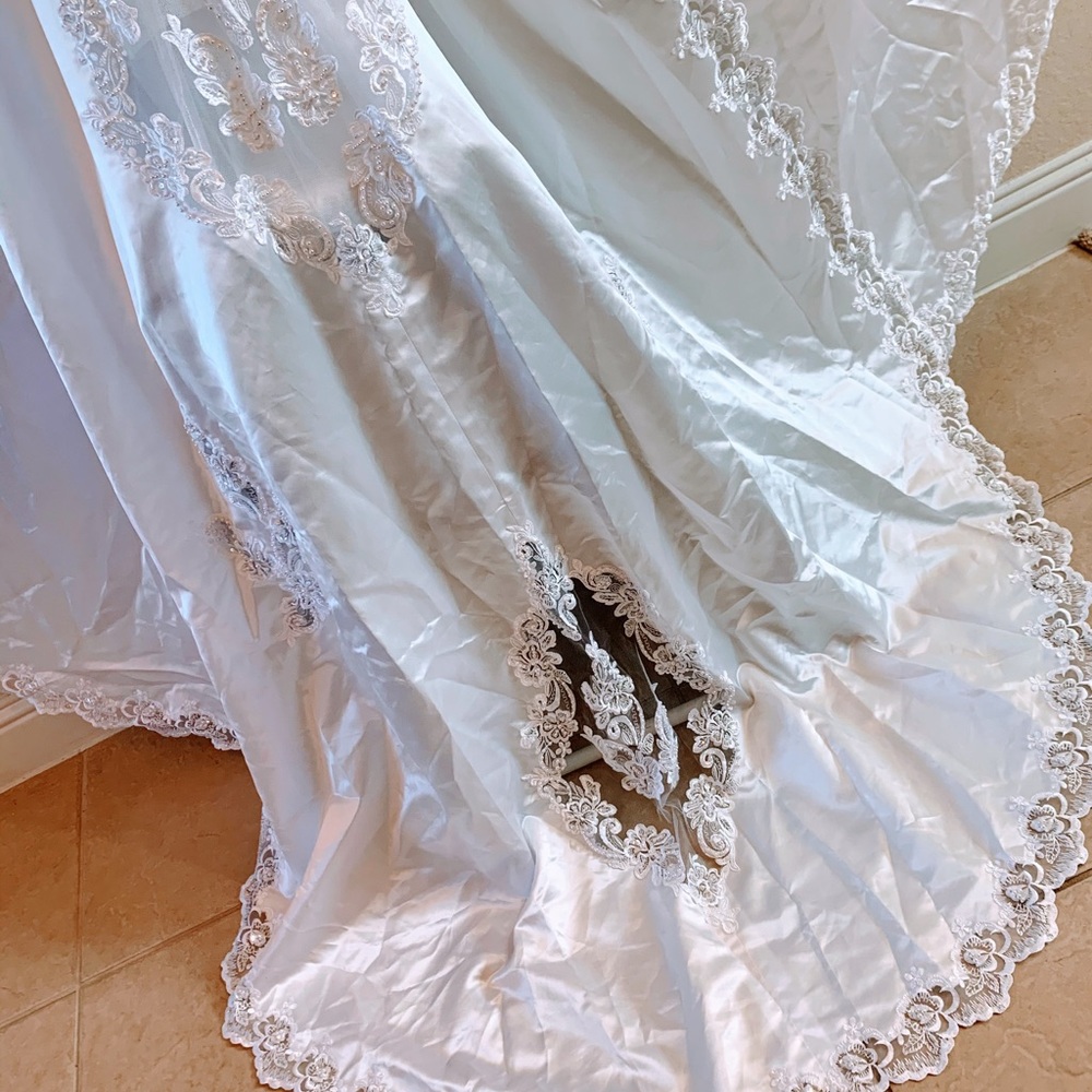 Wedding Dress - Picture 3 of 5